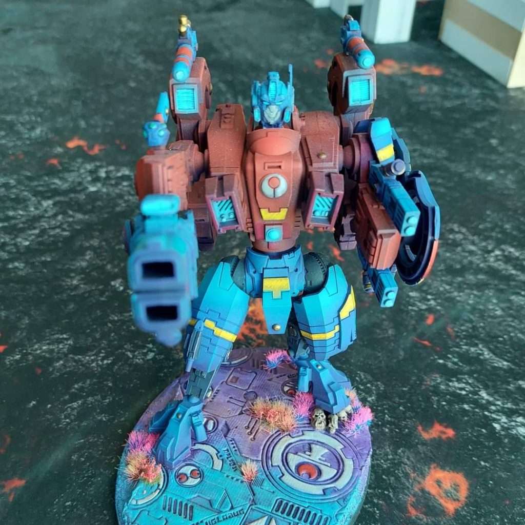 Armadura tau customizada como optimus prime