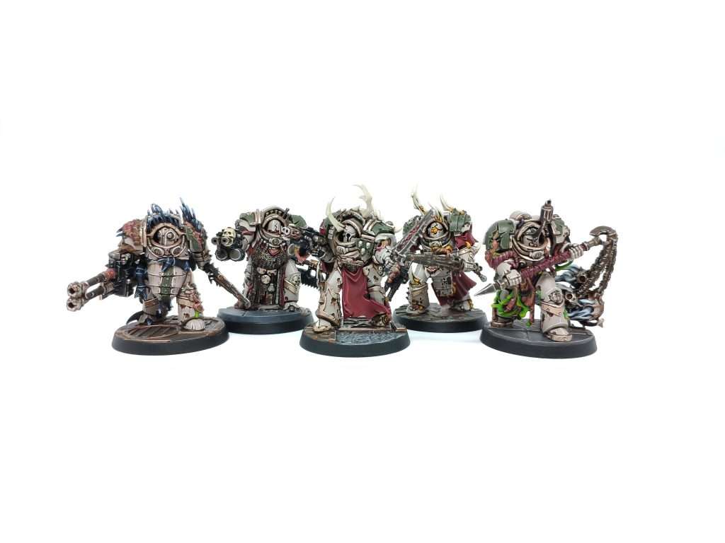 Blightlords terminators con espadas y flagelo, pintados por AlvarOdinson