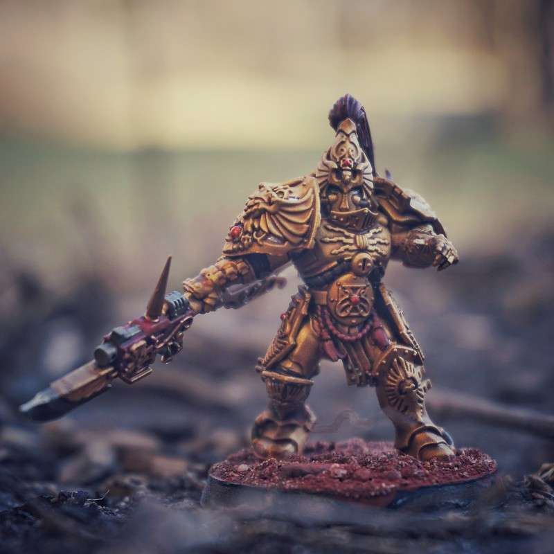 Adeptus custodes con lanza 