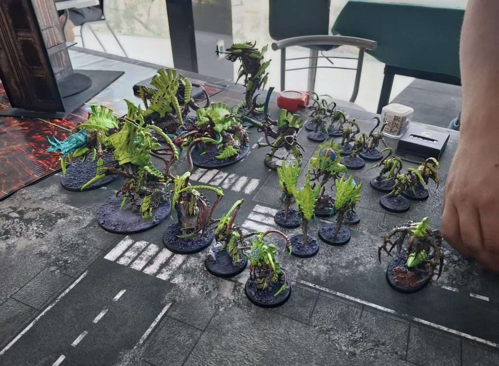 Un ejército de tiránidos de uno de los miembros de Waterdeep. Los tiránidos son uno de los enemigos a vencer el el juego de space marine2