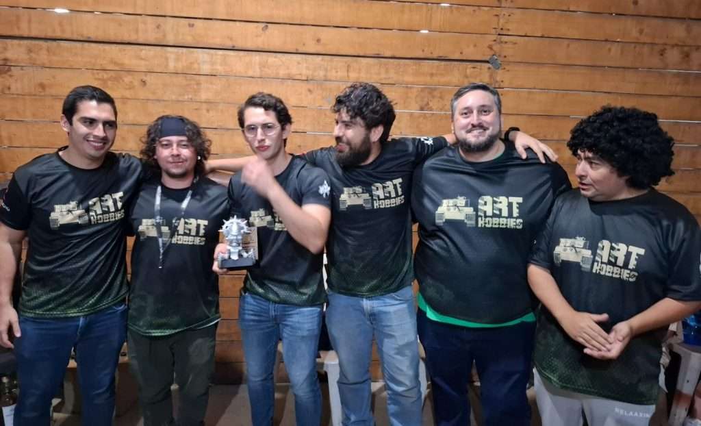 miembros del equipo de art hobbies, ganadores del segundo lugar