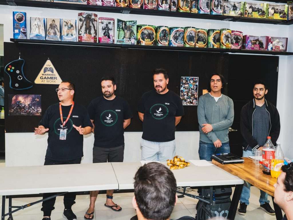Parte del staff de Waterdeep  en las conmemoraciones del 4° aniversario